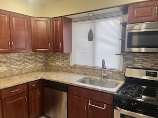 1329 E 89th Place, Chicago, IL 60619