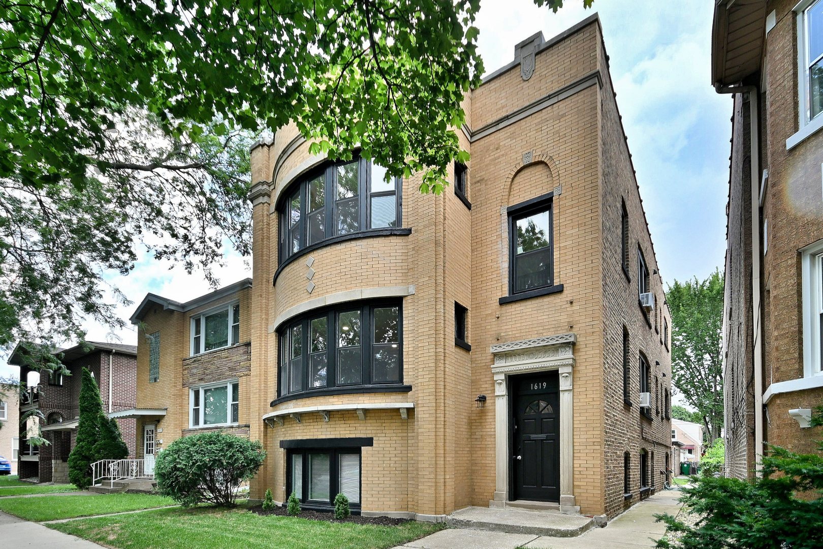 1619 Oak Park Avenue, Berwyn, IL 60402
