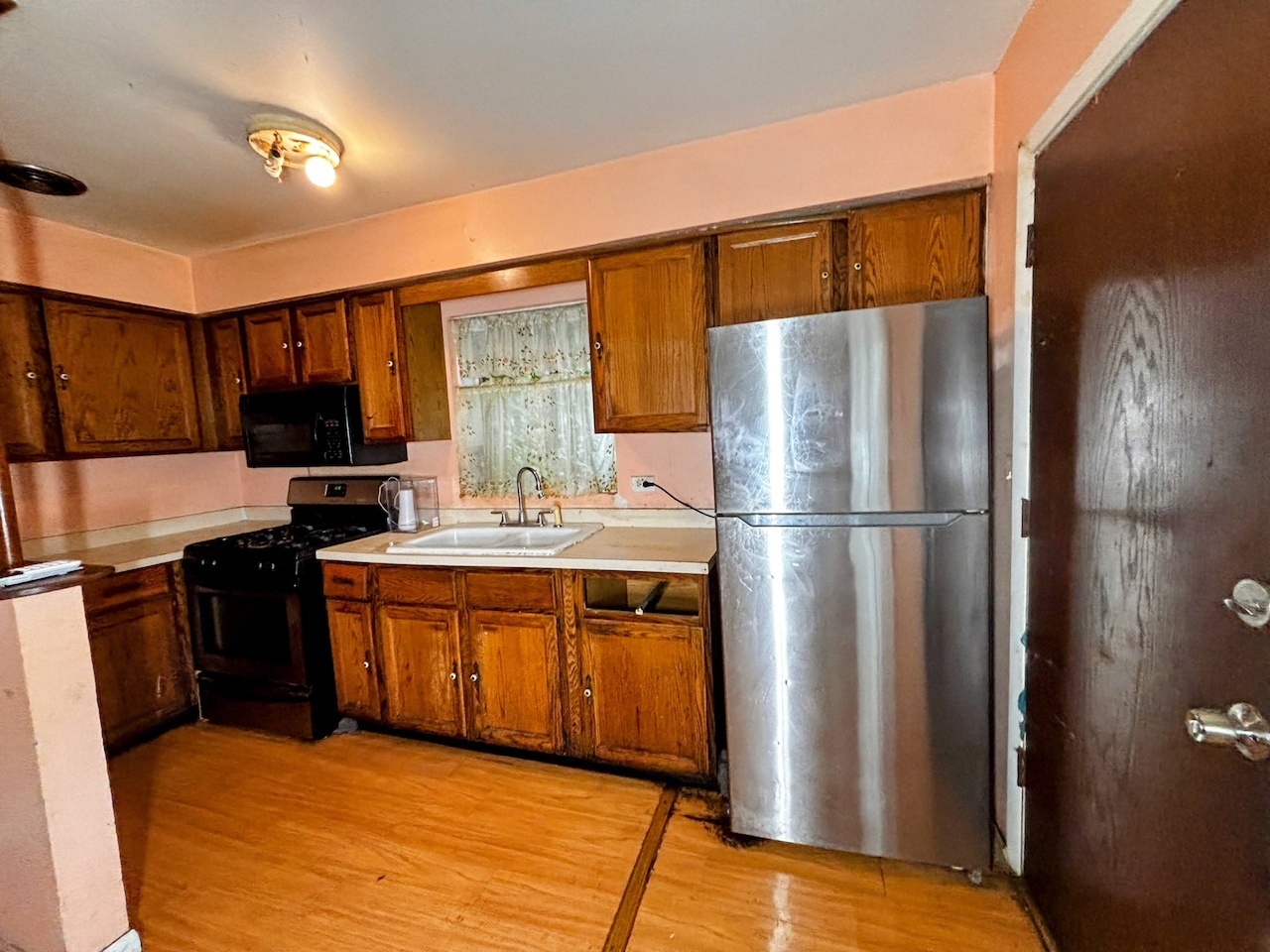 1637 McDaniel Avenue, Evanston, IL 60201