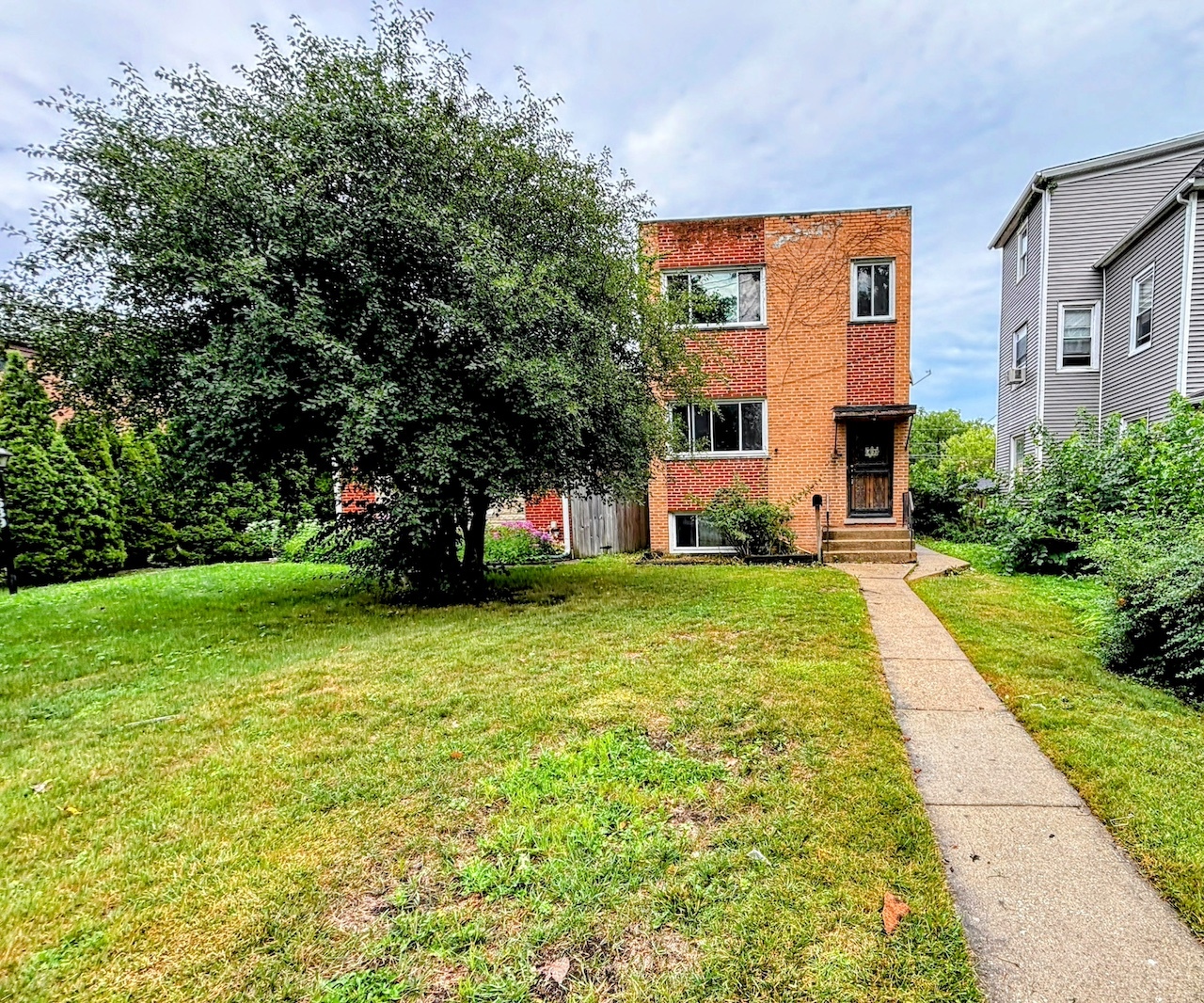 1637 McDaniel Avenue, Evanston, IL 60201