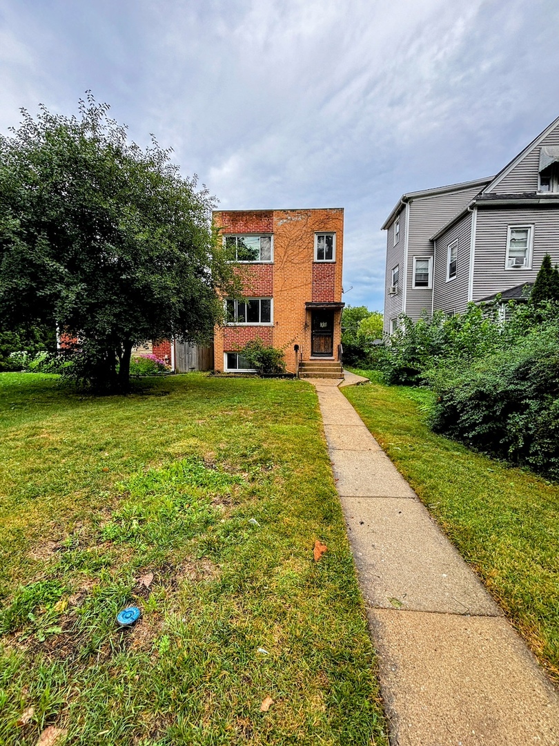 1637 McDaniel Avenue, Evanston, IL 60201