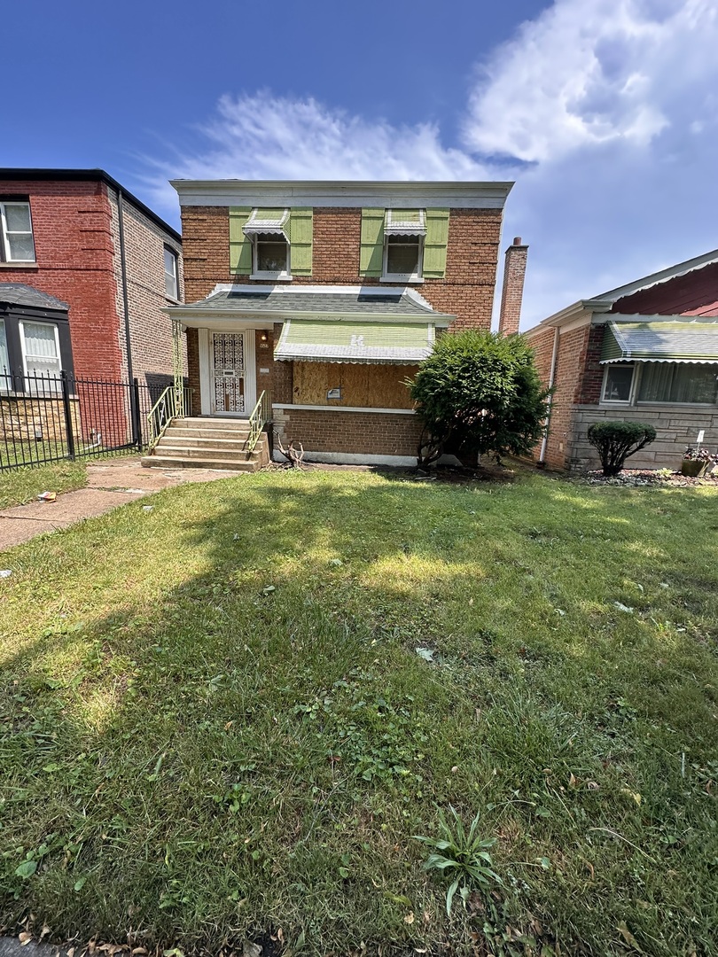 9527 S Woodlawn Avenue, Chicago, IL 60628
