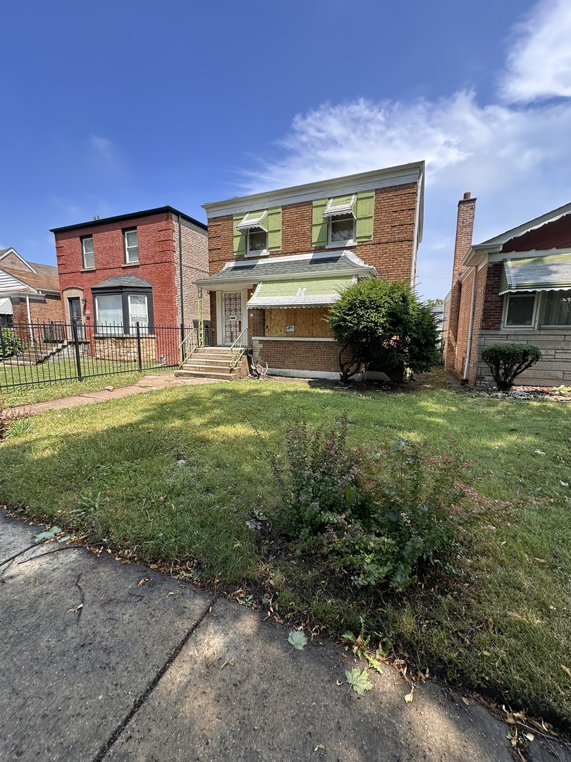 9527 S Woodlawn Avenue, Chicago, IL 60628