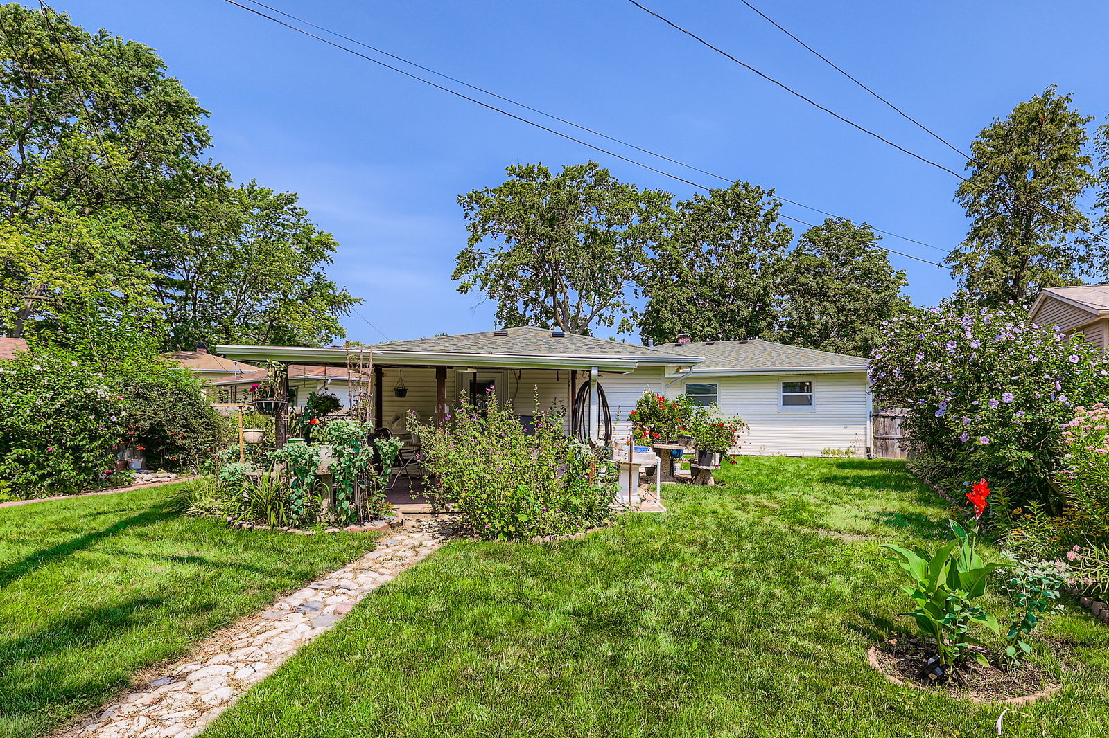 963 S Fletcher Drive, Wheeling, IL 60090