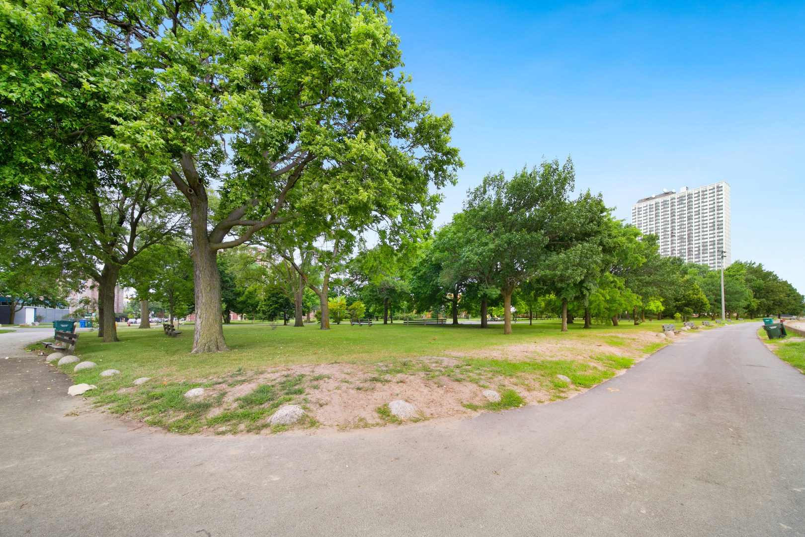 7652 1/2 S Coles Avenue, Chicago, IL 60649