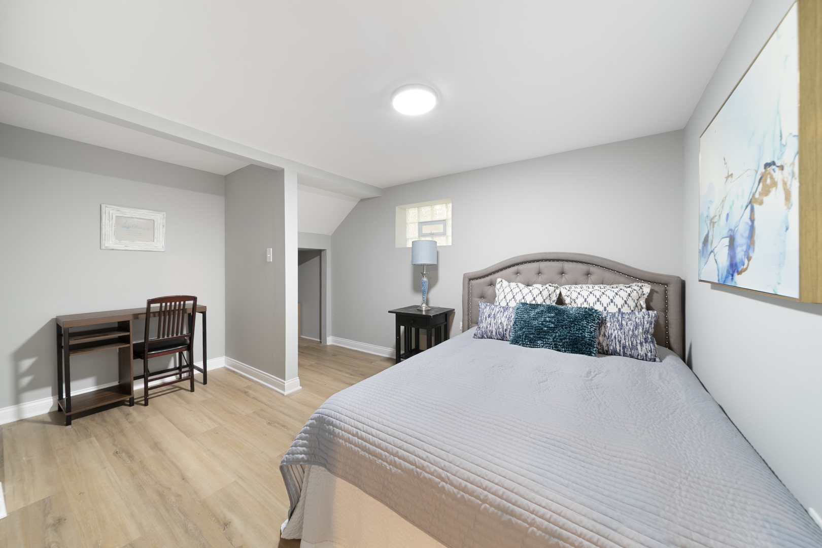 7652 1/2 S Coles Avenue, Chicago, IL 60649