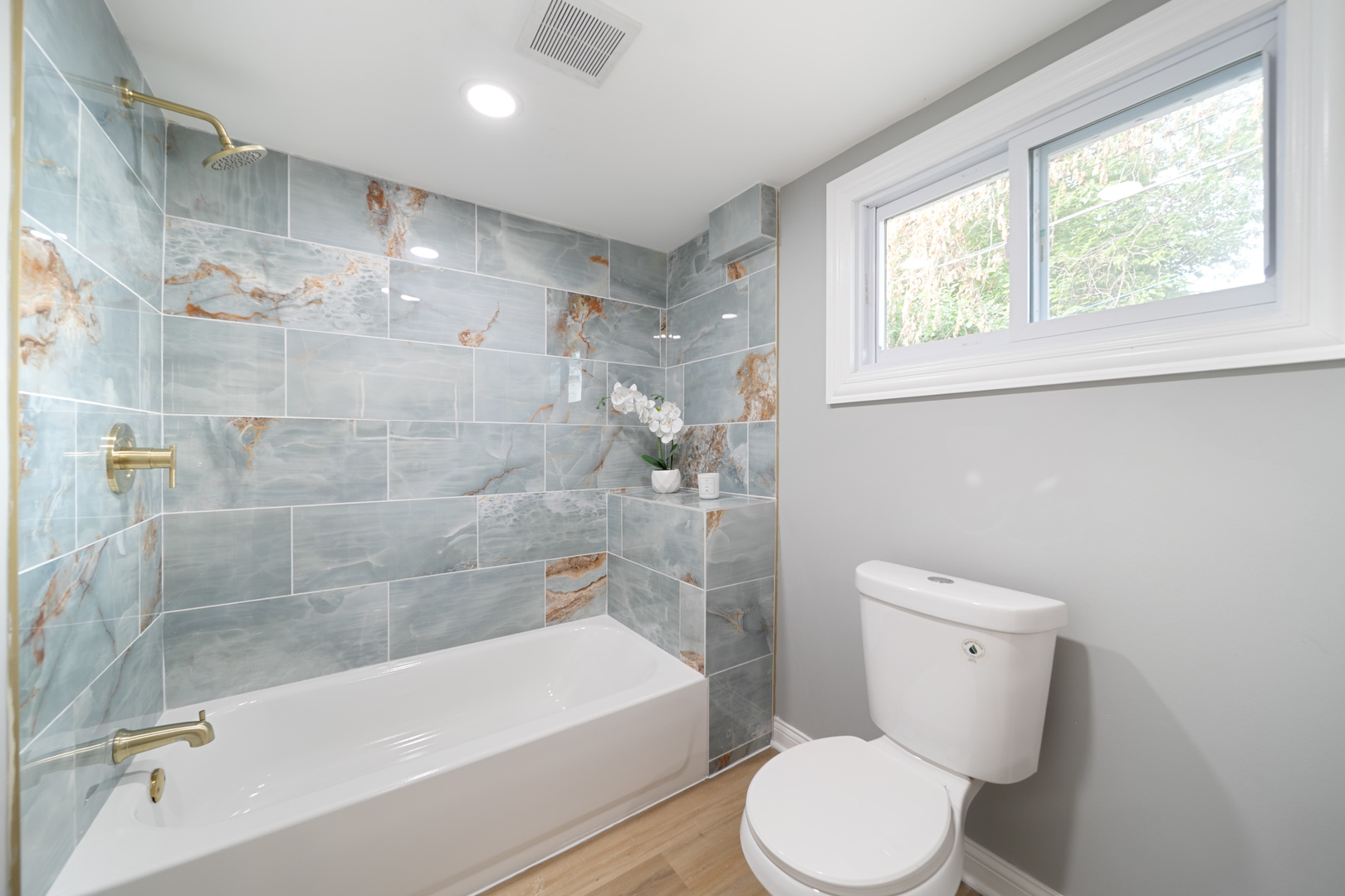 7652 1/2 S Coles Avenue, Chicago, IL 60649