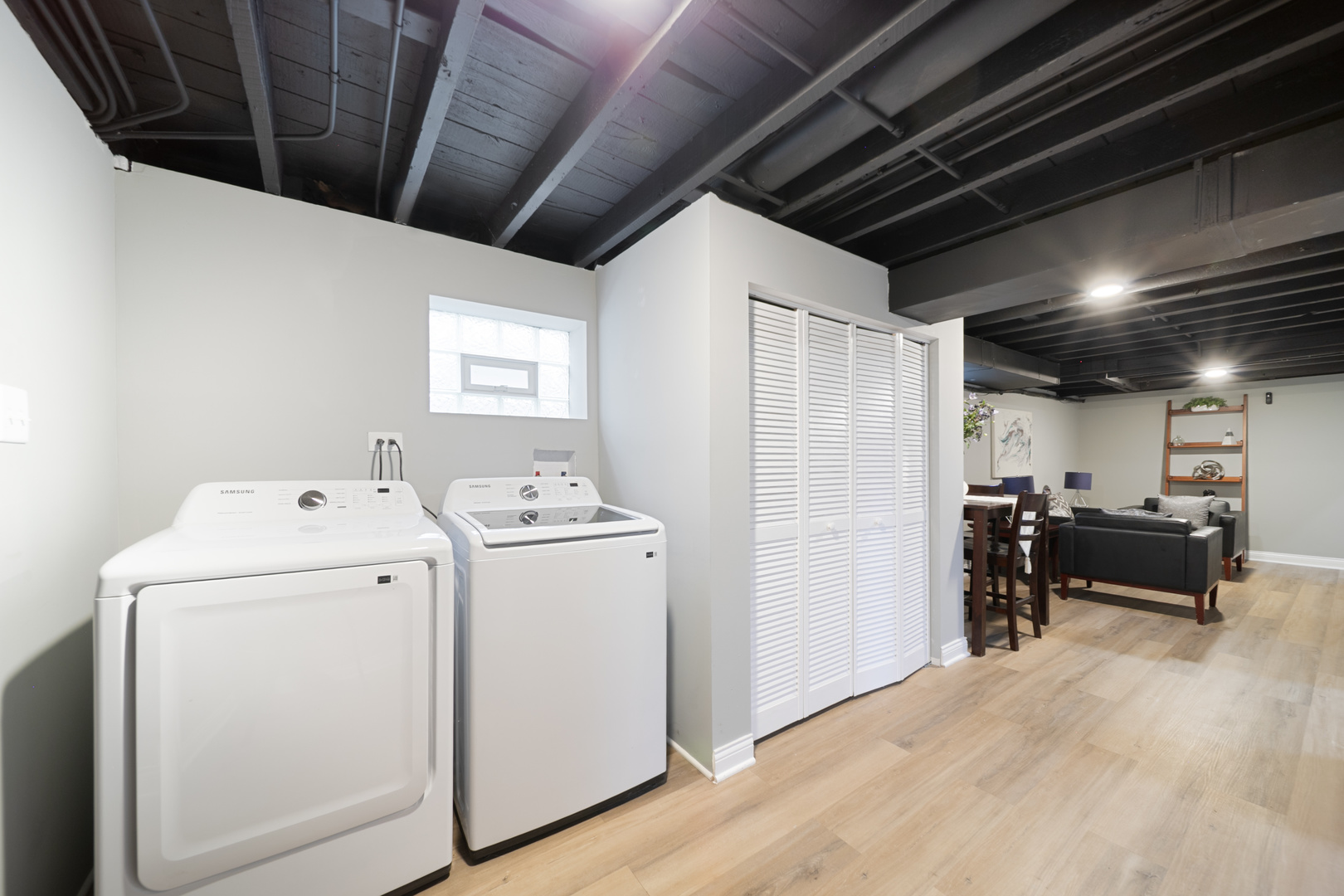 7652 1/2 S Coles Avenue, Chicago, IL 60649