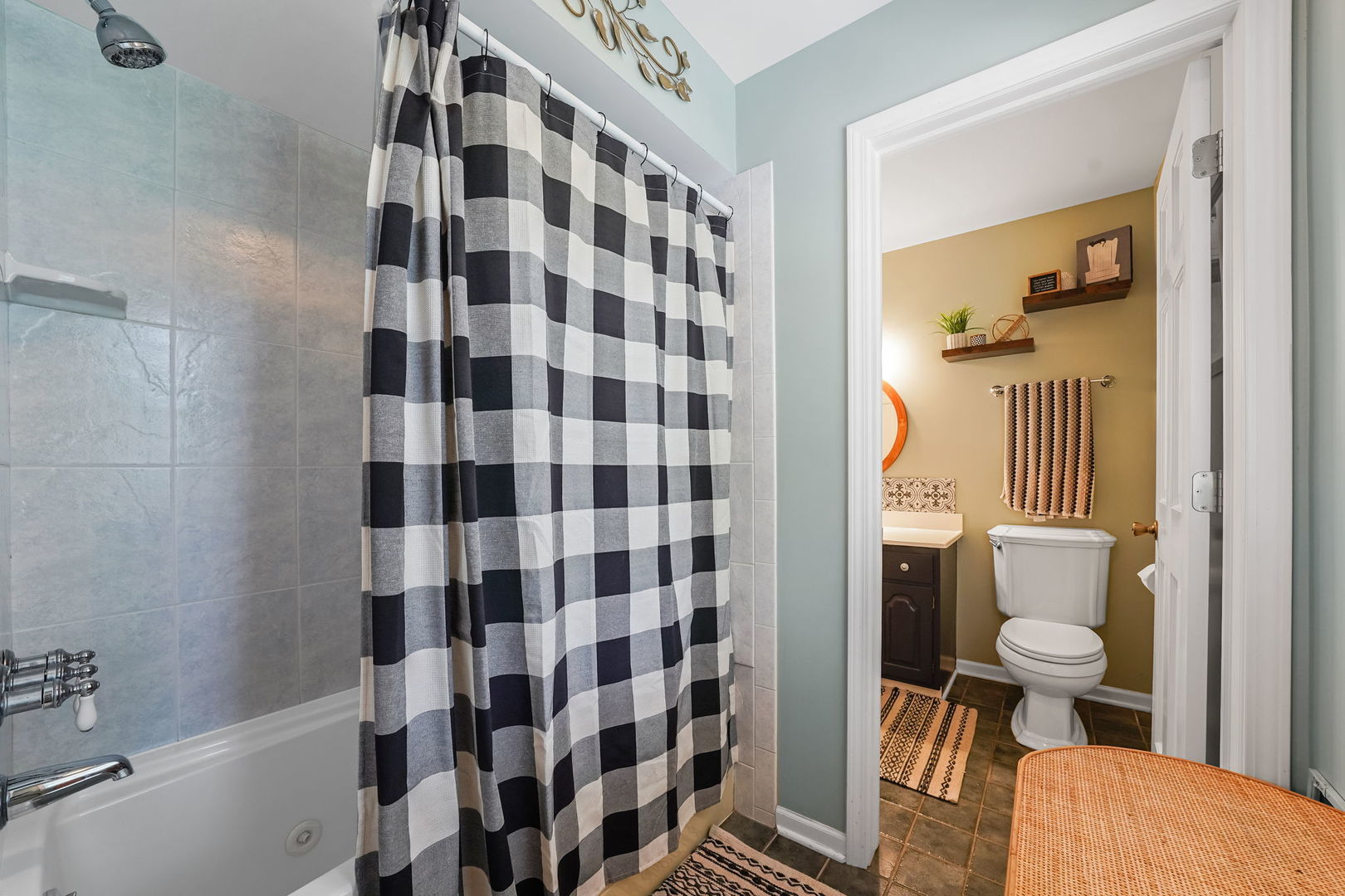 1S771 Carrol Gate Road, Wheaton, IL 60189
