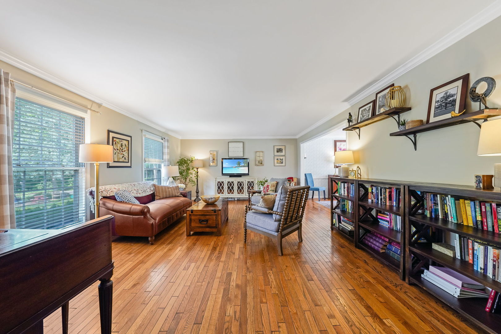 1S771 Carrol Gate Road, Wheaton, IL 60189