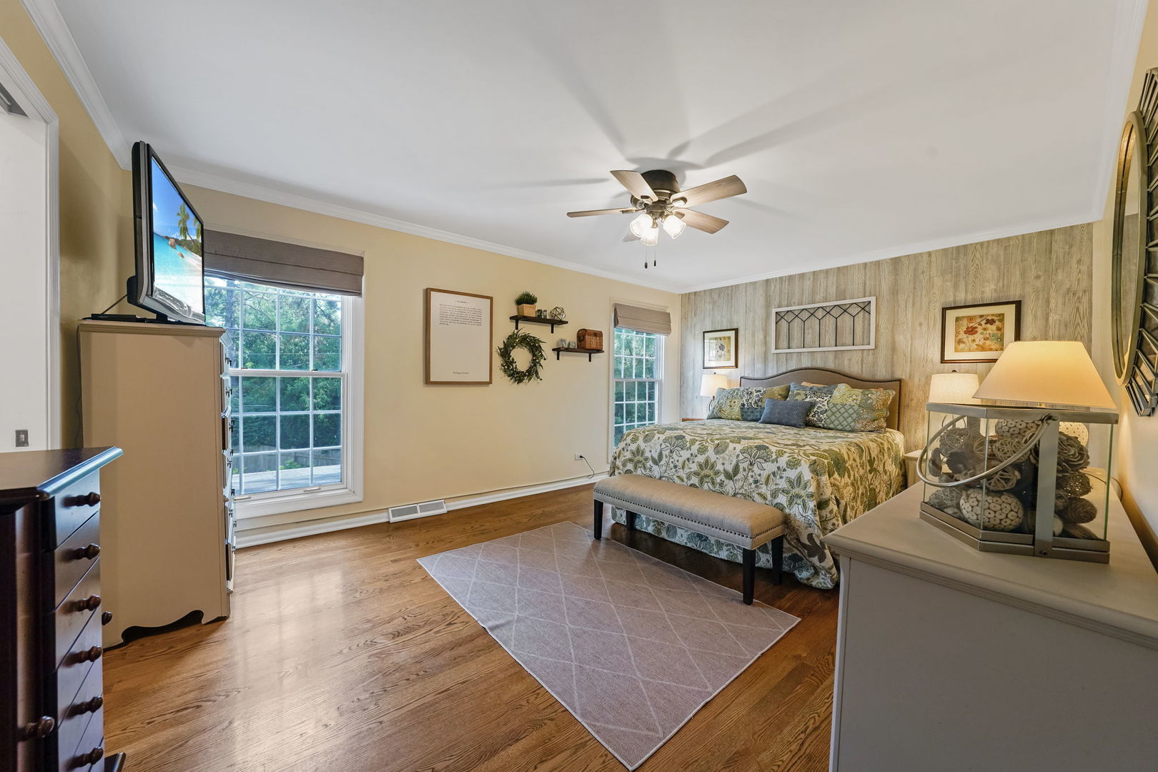 1S771 Carrol Gate Road, Wheaton, IL 60189