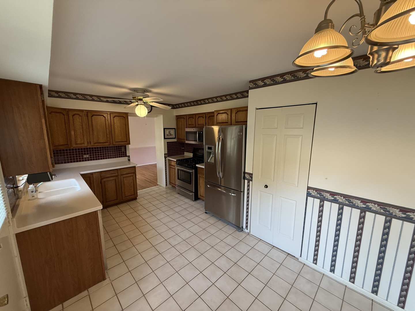 827 5th Avenue, Libertyville, IL 60048