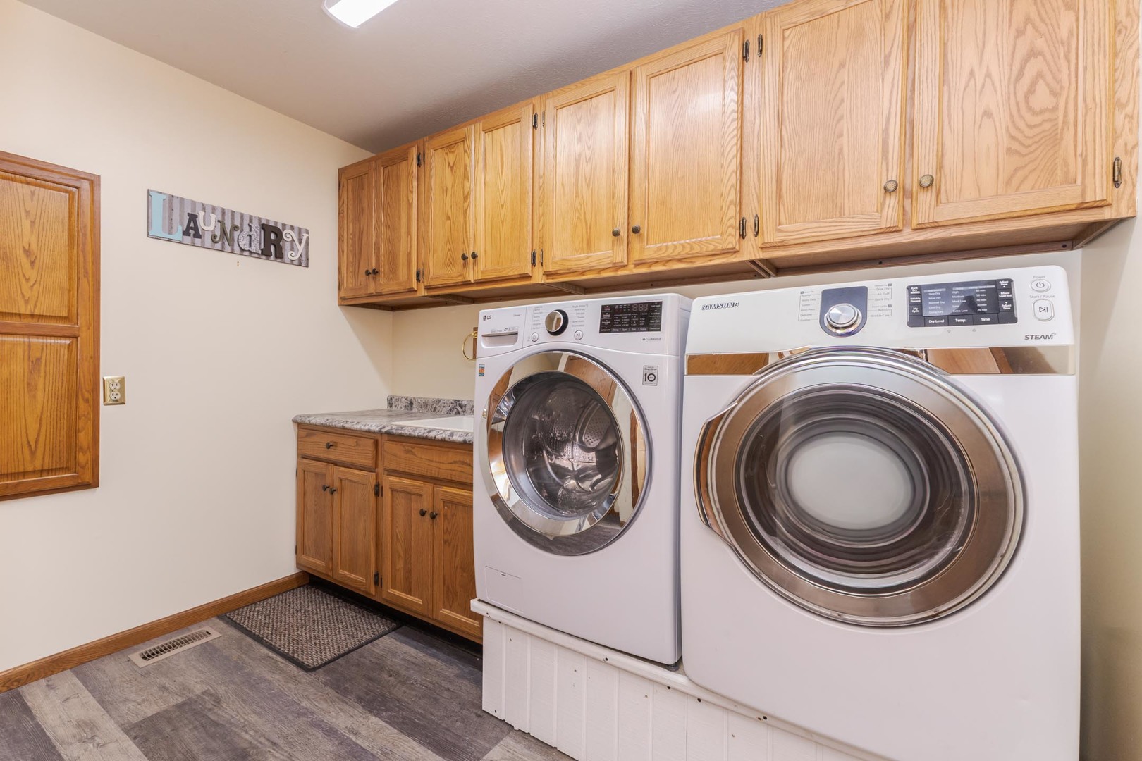 9222 Abbey Way, Downs, IL 61736