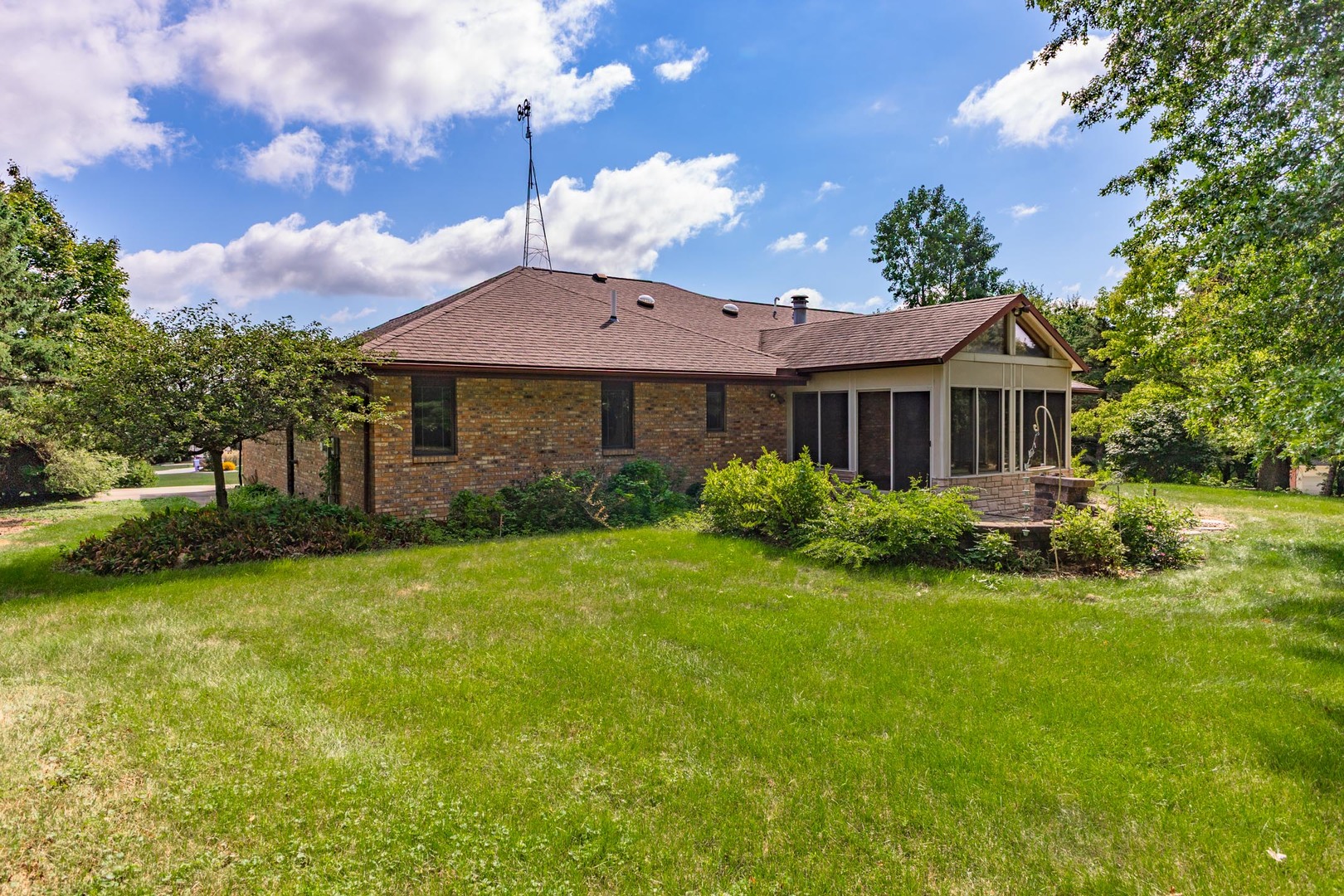 9222 Abbey Way, Downs, IL 61736