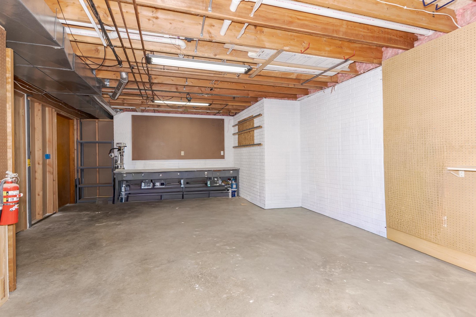 9222 Abbey Way, Downs, IL 61736