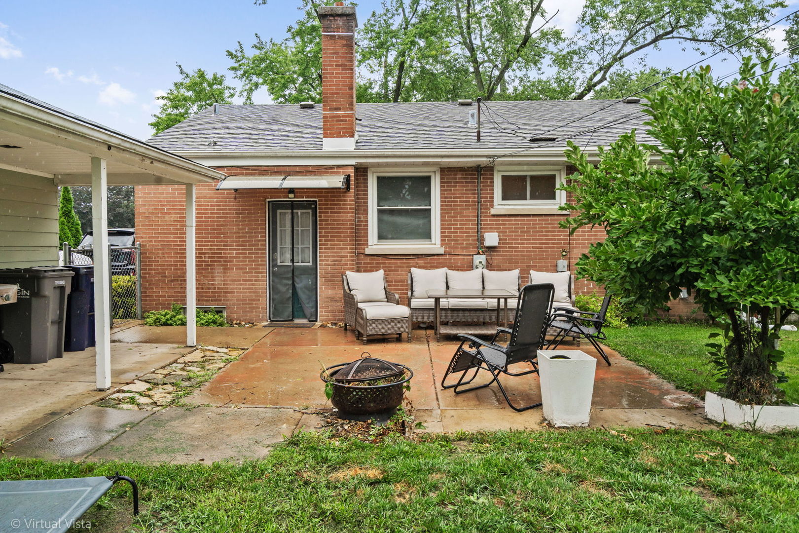 1181 Hiawatha Drive, Elgin, IL 60120
