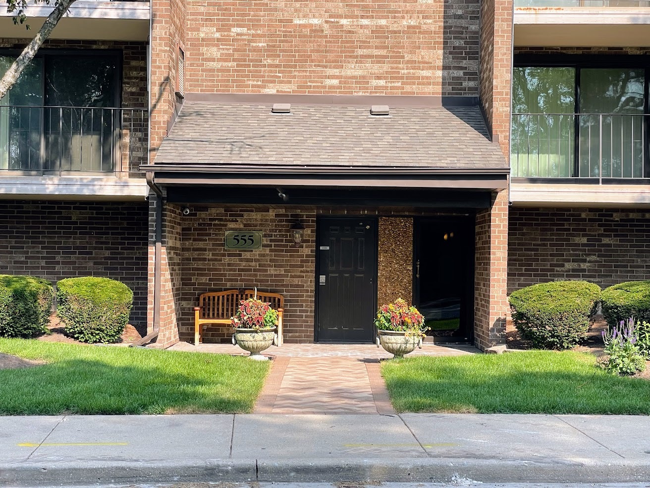 555 Graceland Avenue #206, Des Plaines, IL 60016