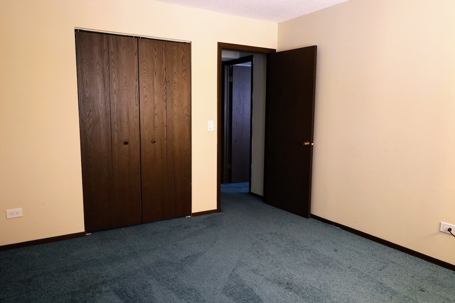 555 Graceland Avenue #206, Des Plaines, IL 60016