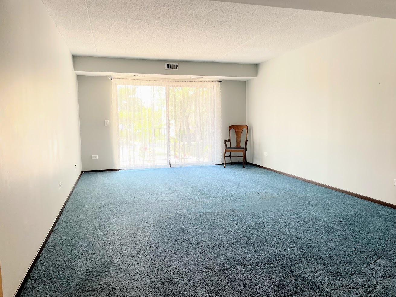 555 Graceland Avenue #206, Des Plaines, IL 60016