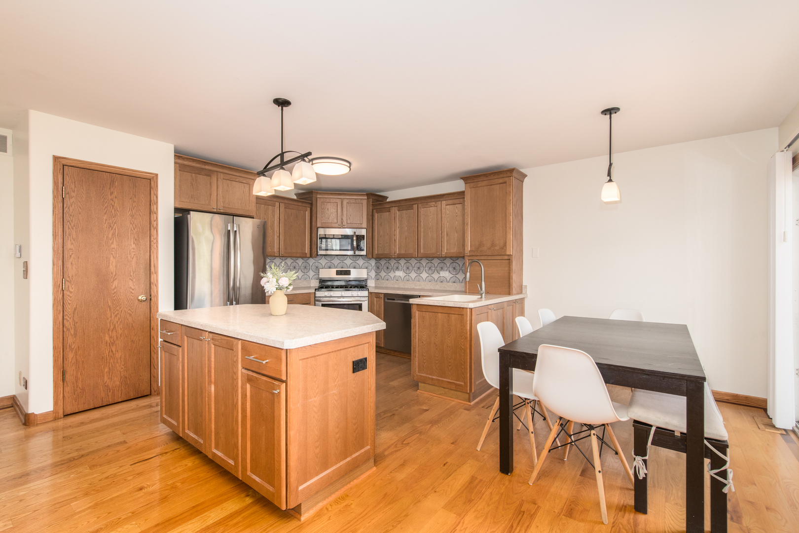 6840 179th Street, Tinley Park, IL 60477