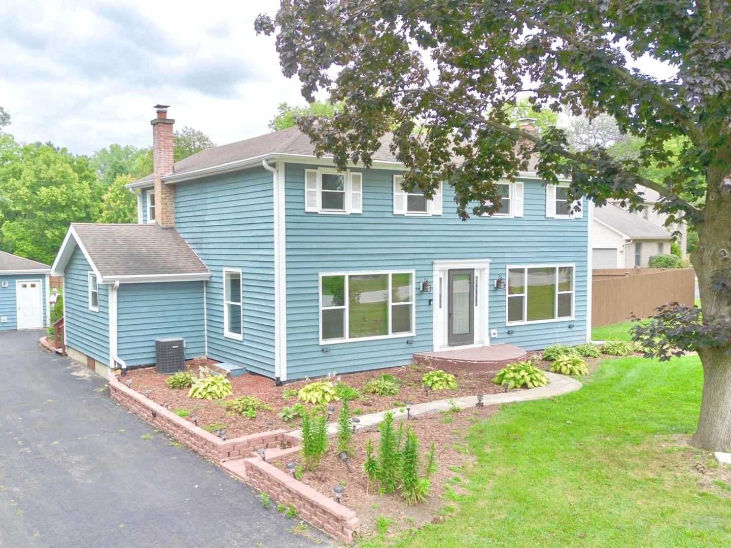 8S492 Bell Drive, Naperville, IL 60565
