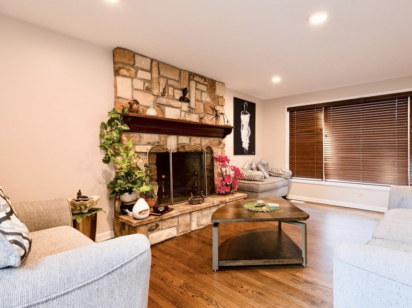 8S492 Bell Drive, Naperville, IL 60565