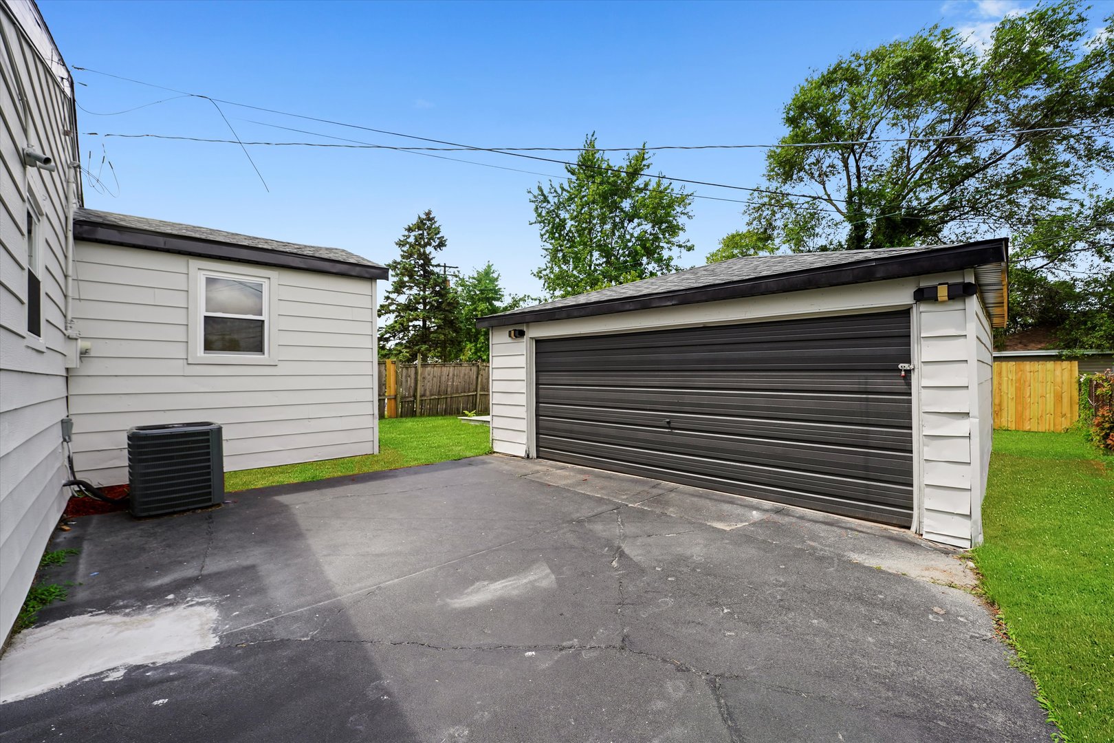 16218 Honore Avenue, Markham, IL 60426