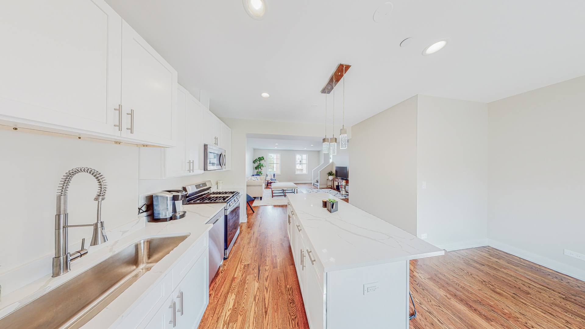 516 Highlands Parkway, Itasca, IL 60143