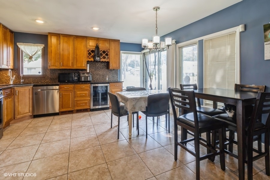 5775 RING Court, Hanover Park, IL 60133