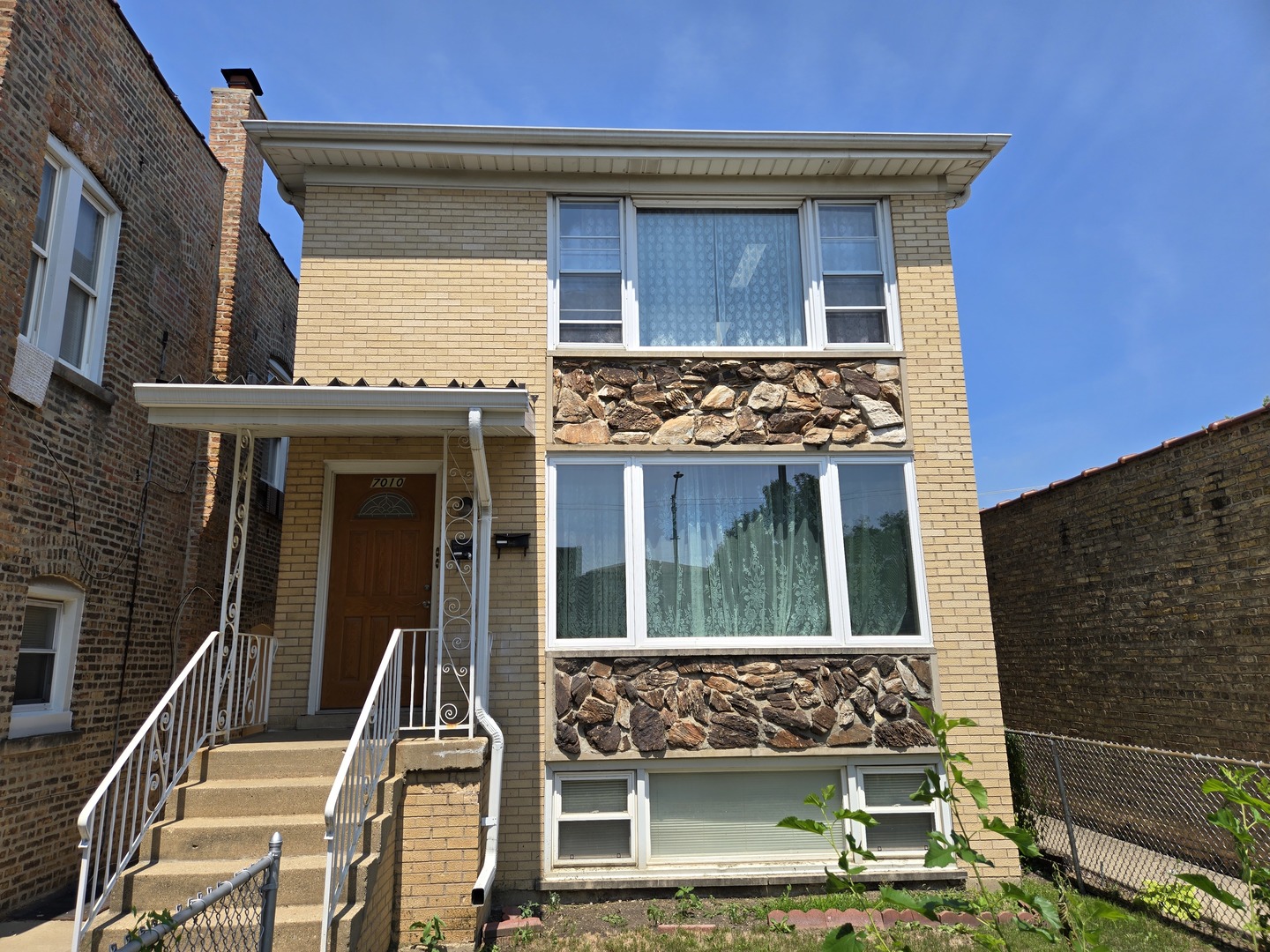 7010 W Diversey Avenue #3, Chicago, IL 60607
