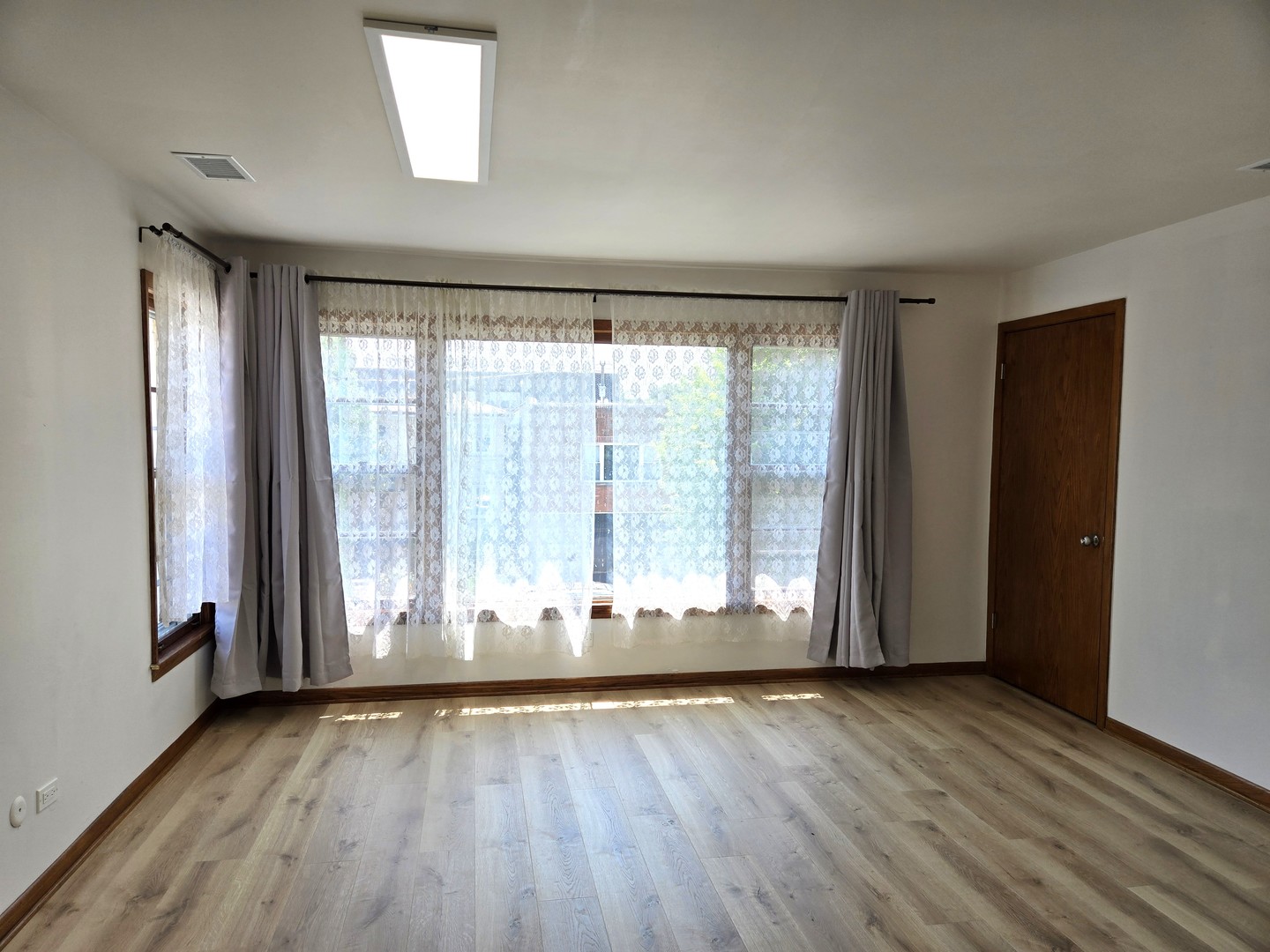 7010 W Diversey Avenue #3, Chicago, IL 60607