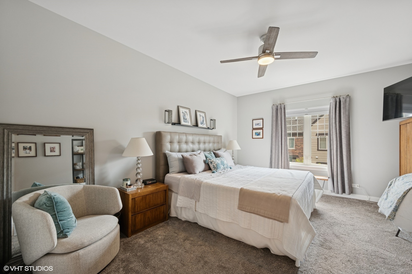624 Parkside Court, Libertyville, IL 60048