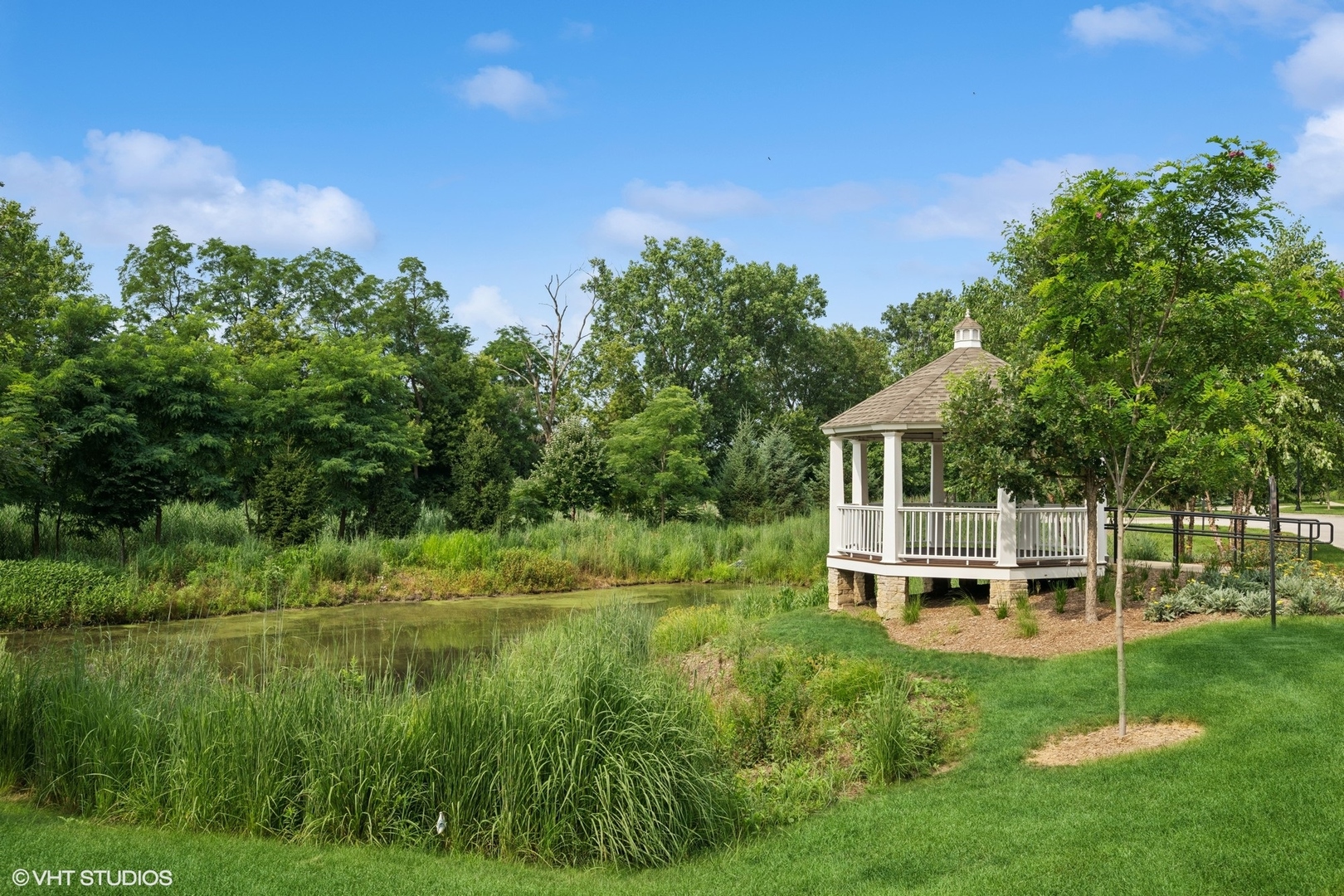 624 Parkside Court, Libertyville, IL 60048