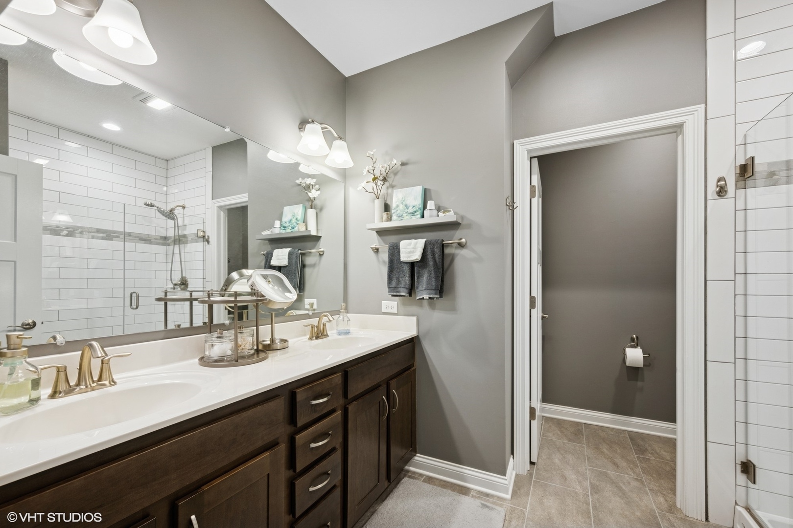 624 Parkside Court, Libertyville, IL 60048