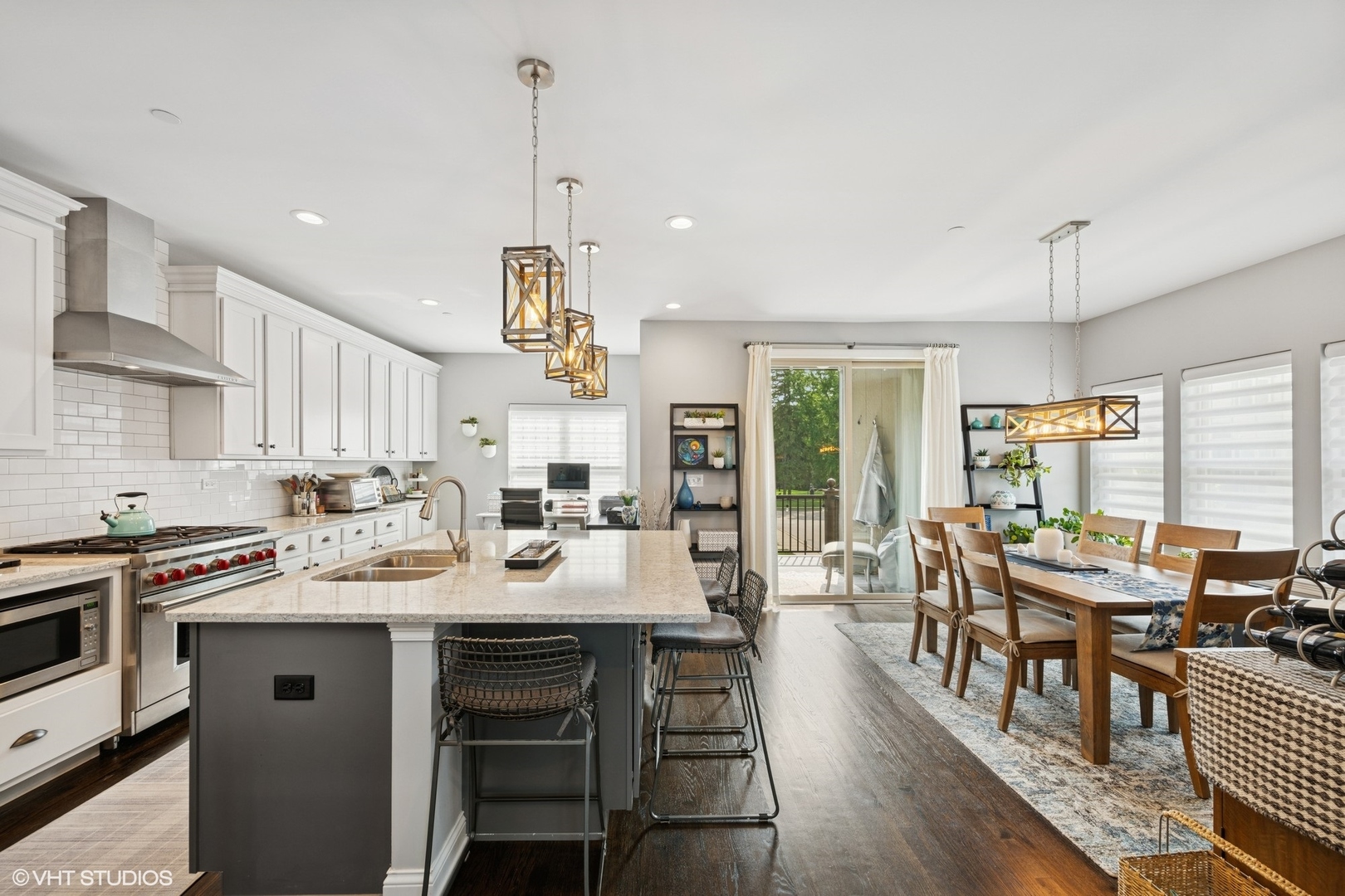 624 Parkside Court, Libertyville, IL 60048