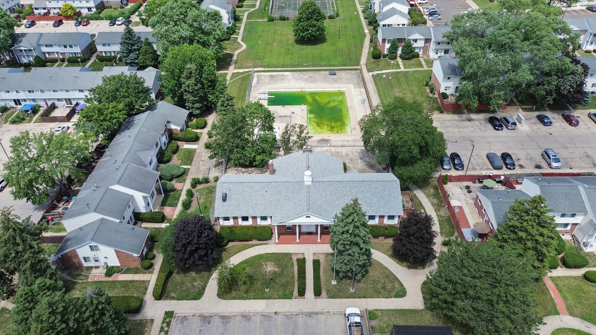 423 Yorkshire Square, Bolingbrook, IL 60440