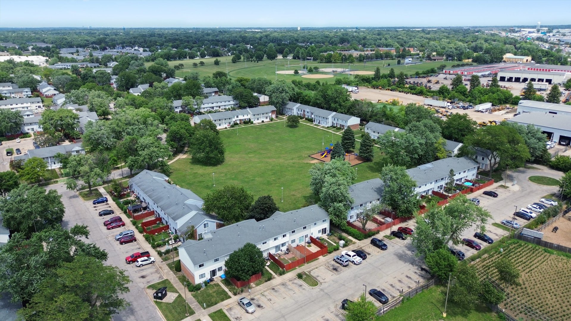 423 Yorkshire Square, Bolingbrook, IL 60440