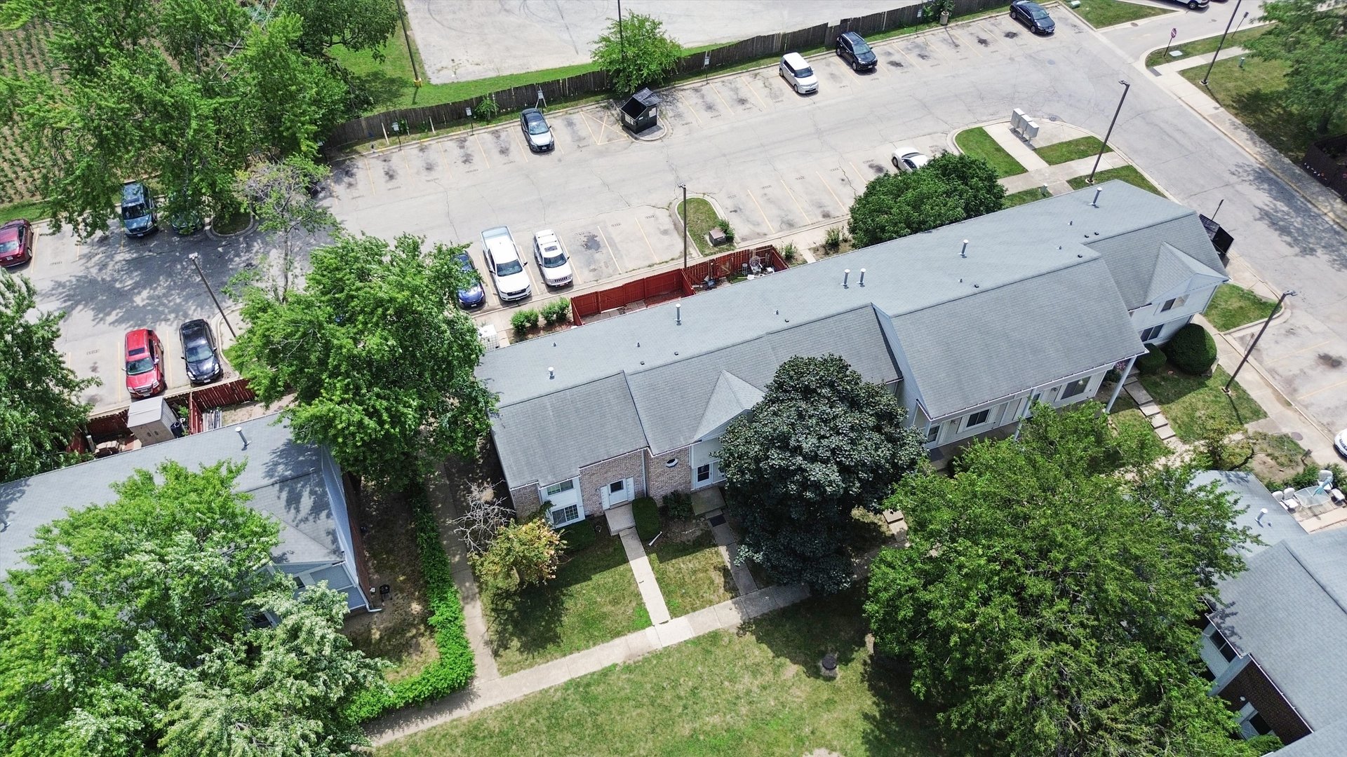 423 Yorkshire Square, Bolingbrook, IL 60440