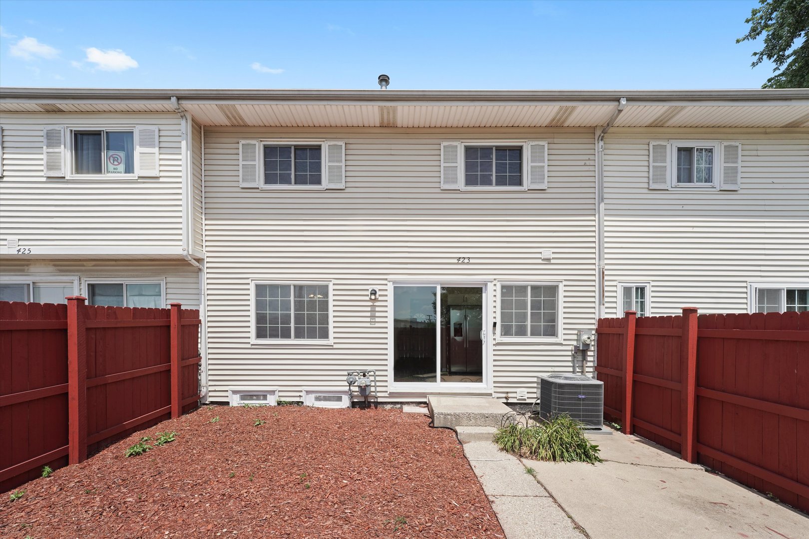 423 Yorkshire Square, Bolingbrook, IL 60440