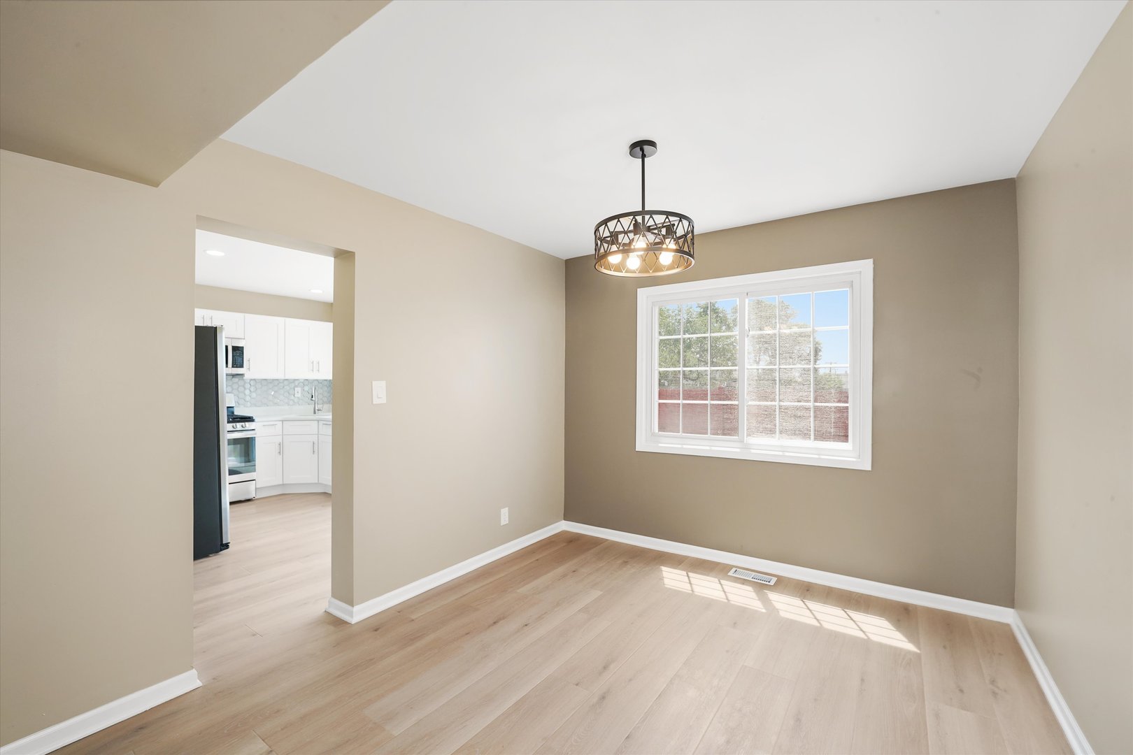 423 Yorkshire Square, Bolingbrook, IL 60440