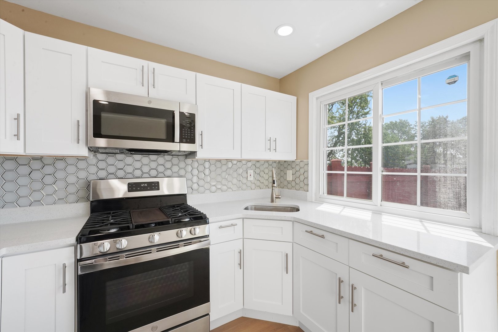 423 Yorkshire Square, Bolingbrook, IL 60440
