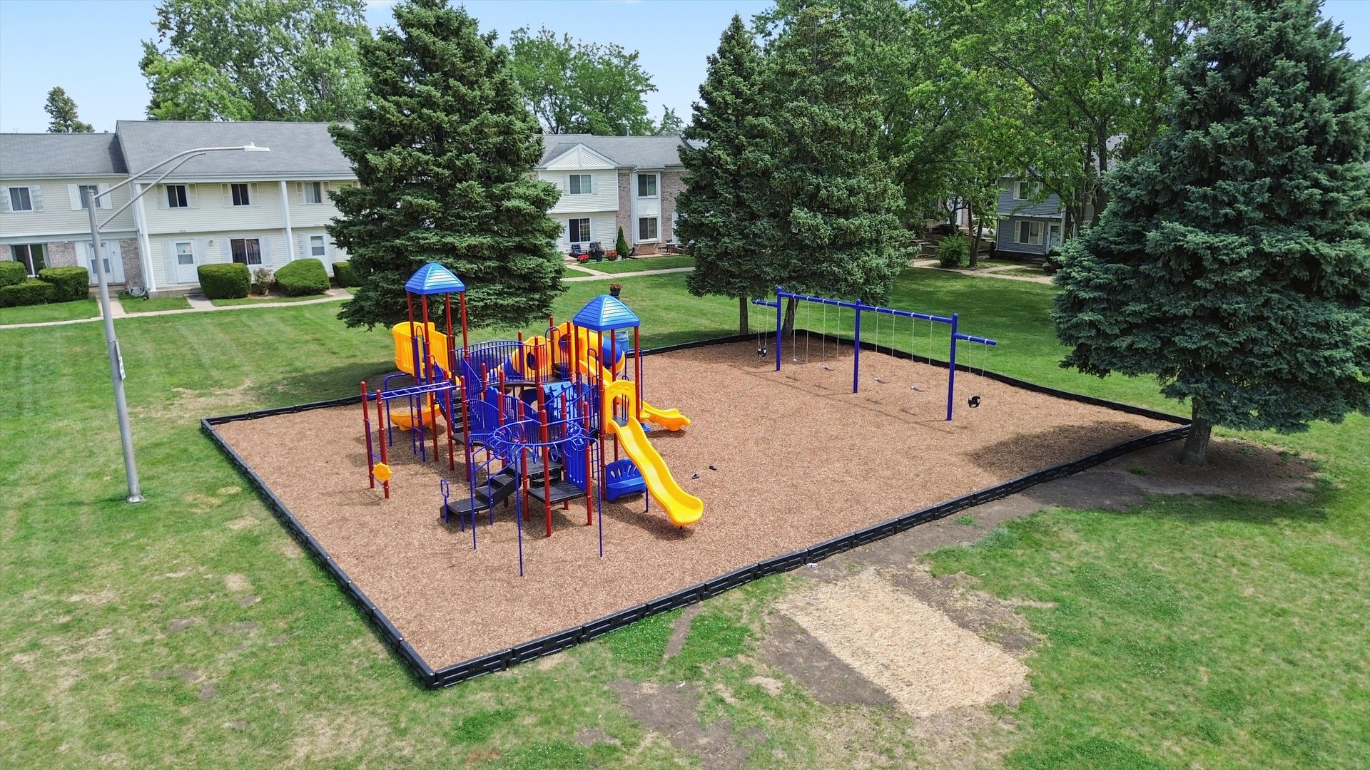423 Yorkshire Square, Bolingbrook, IL 60440