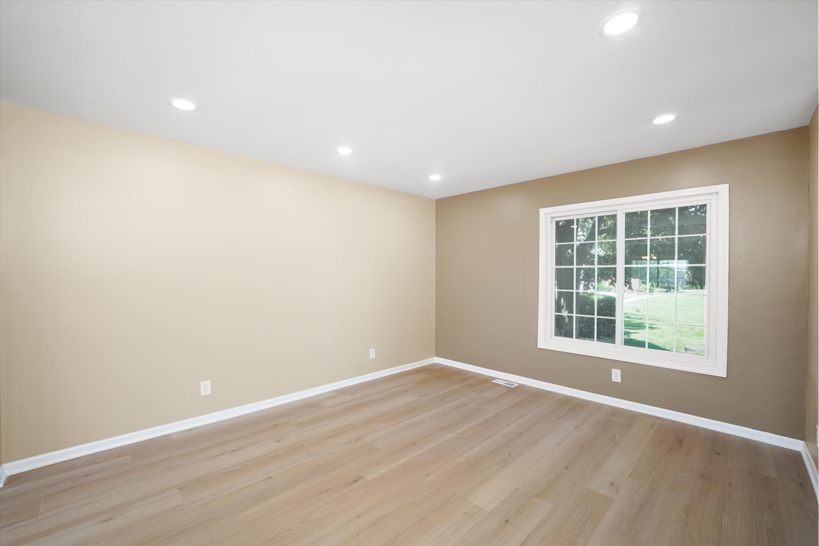 423 Yorkshire Square, Bolingbrook, IL 60440