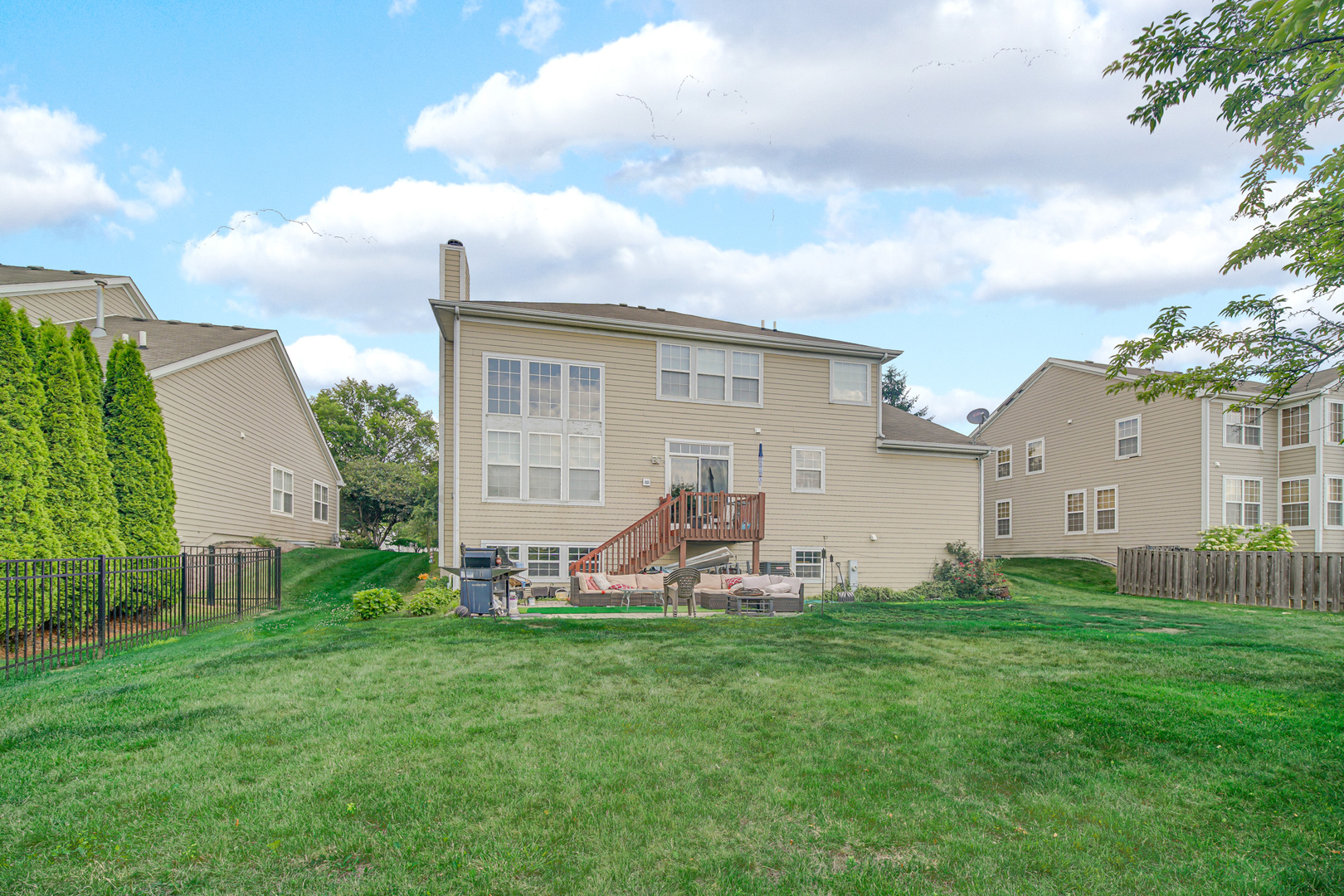 343 Copper Springs Lane, Elgin, IL 60124