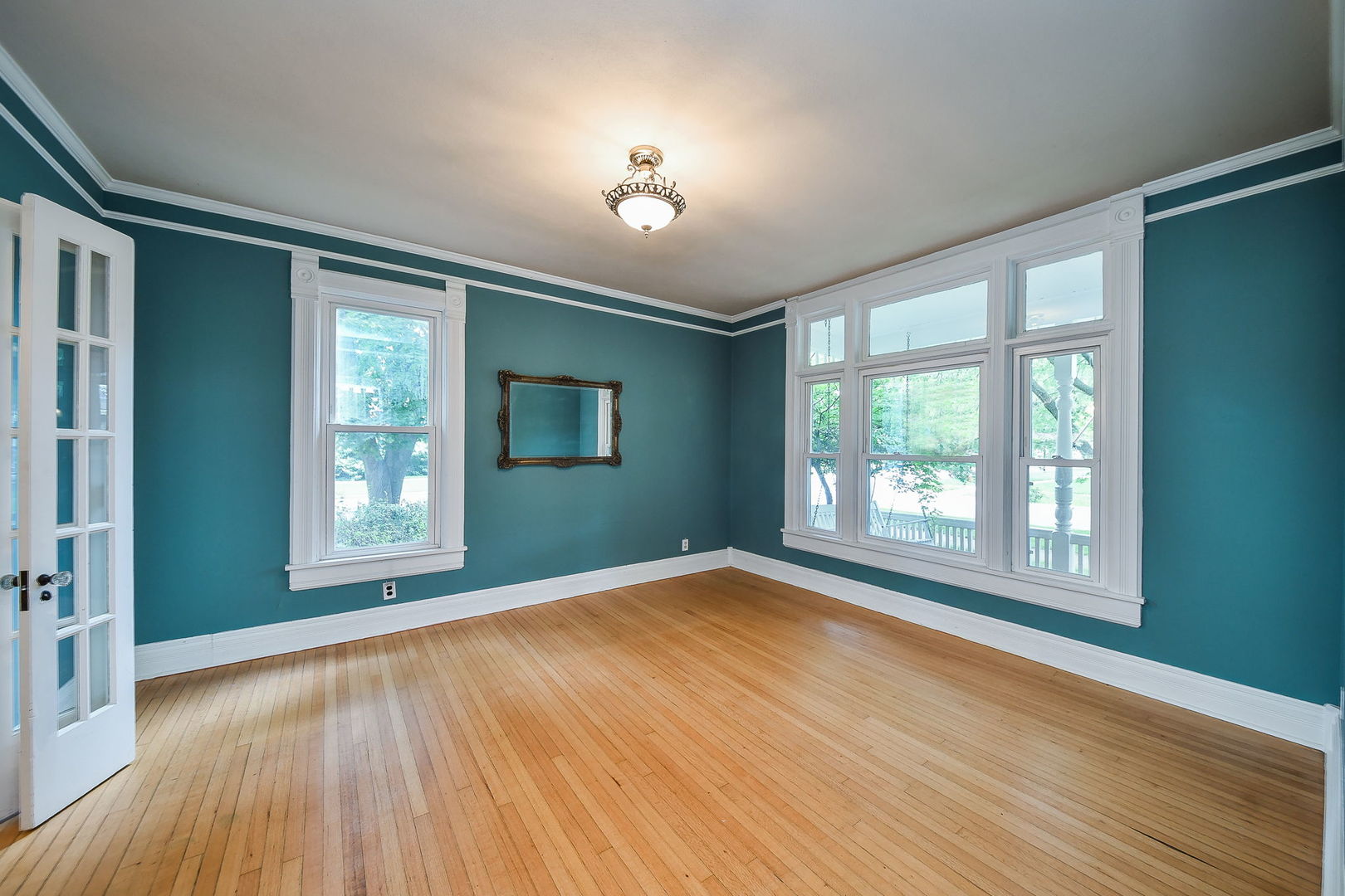 8 N Sleight Street, Naperville, IL 60540
