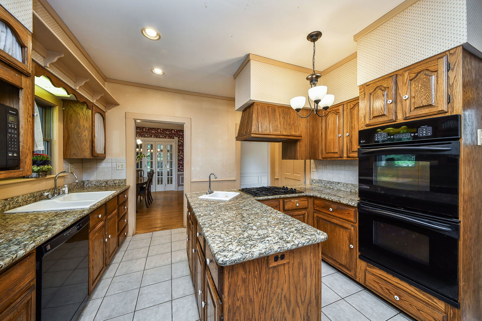 8 N Sleight Street, Naperville, IL 60540