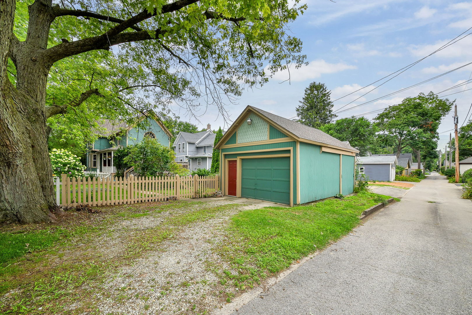 8 N Sleight Street, Naperville, IL 60540