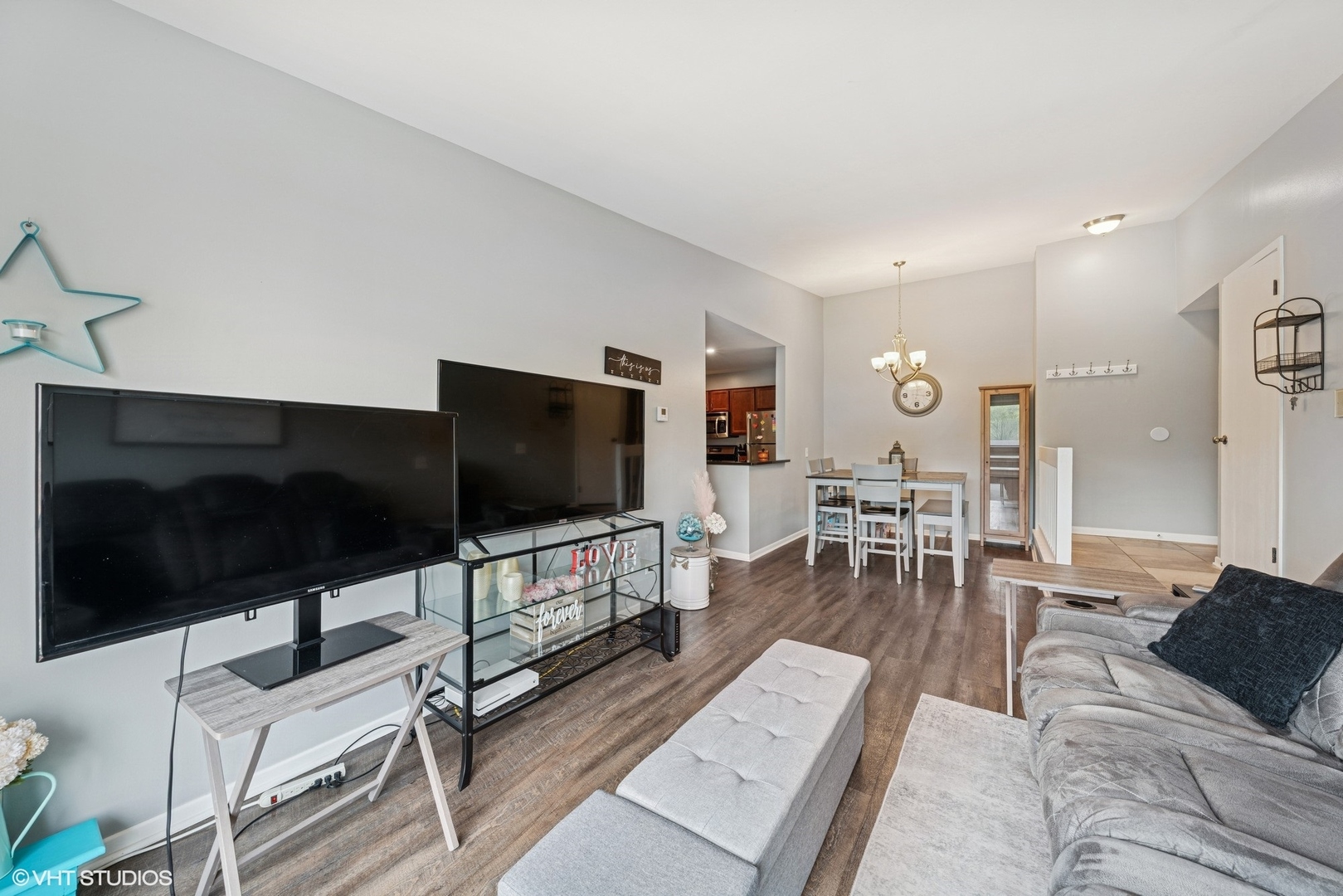 1569 Raymond Drive #201, Naperville, IL 60563