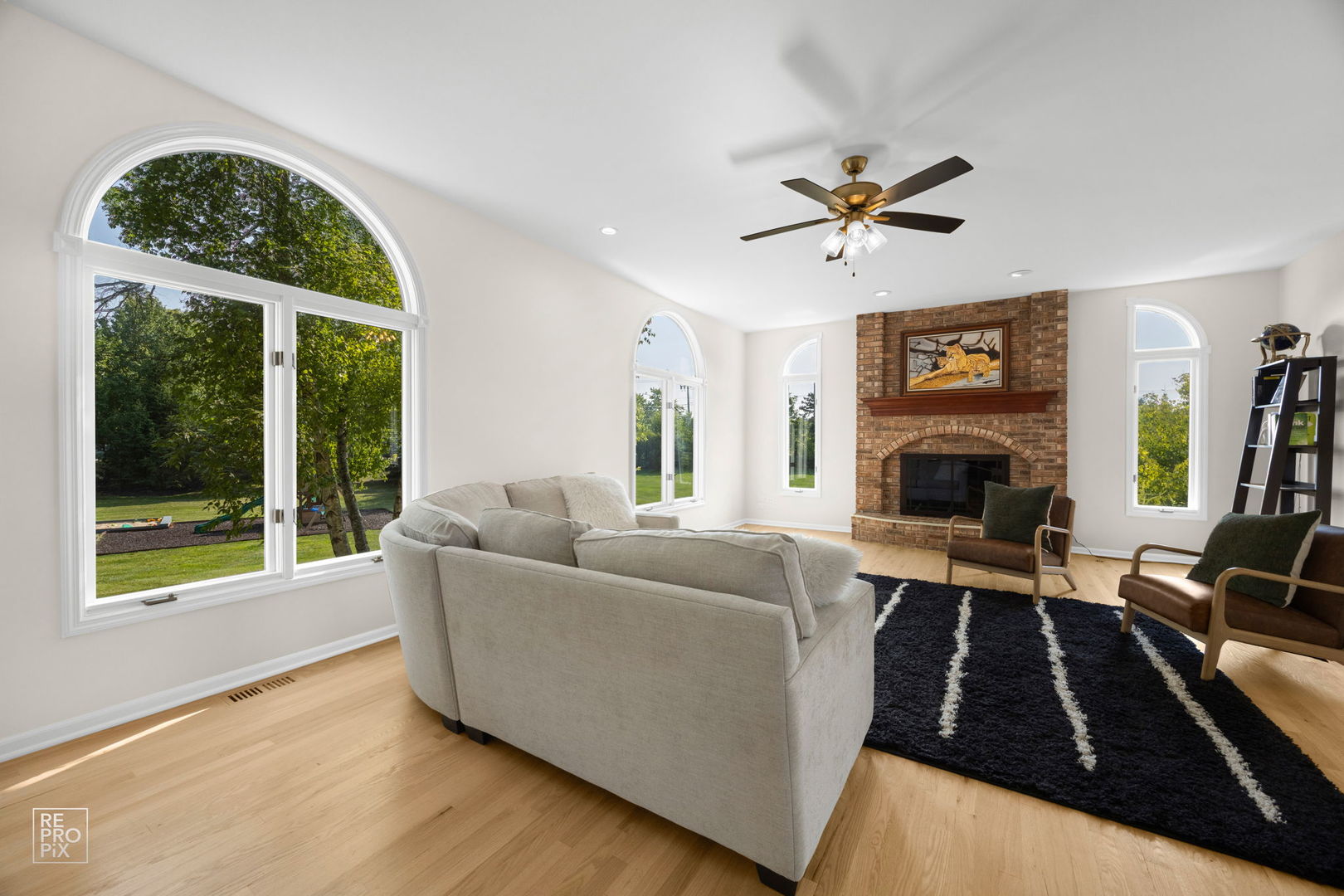5N869 Westwood Lane, St. Charles, IL 60175
