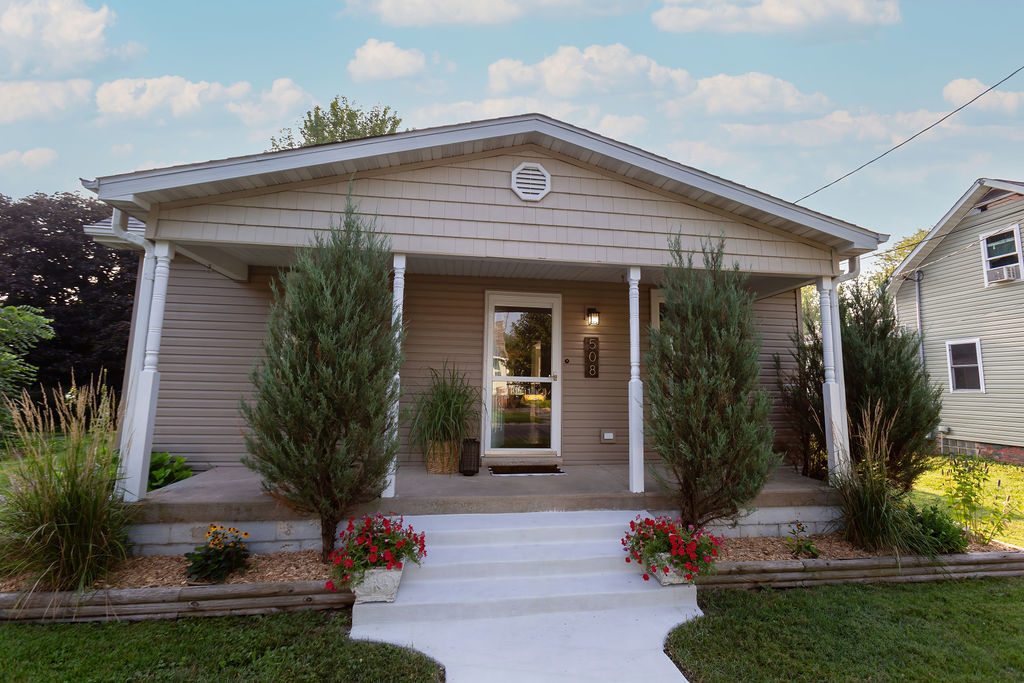 508 N State Street, Roanoke, IL 61561